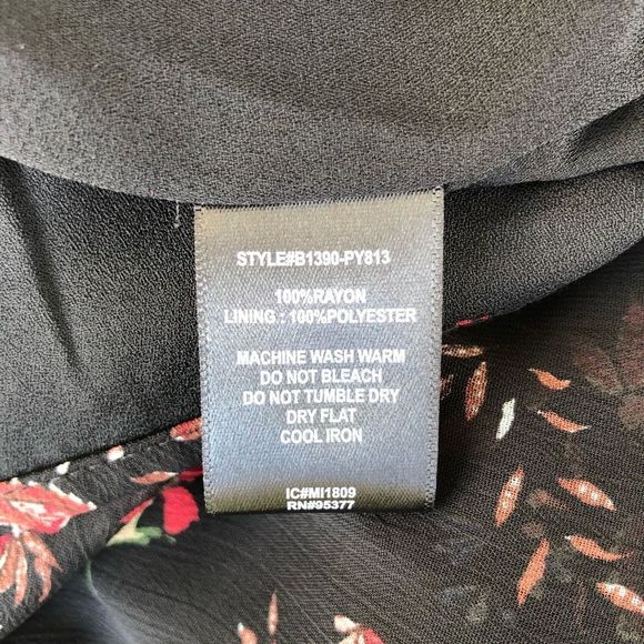 Sanctuary Dark Floral Long Sleeve Wrap Blouse NWT size Small - Picture 11 of 13
